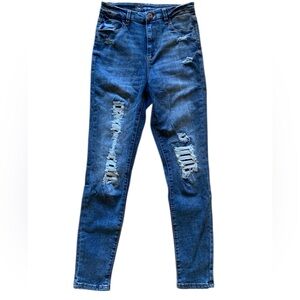 No Boundaries Relaxed Distressed Skinny Jeans 👖 l 9